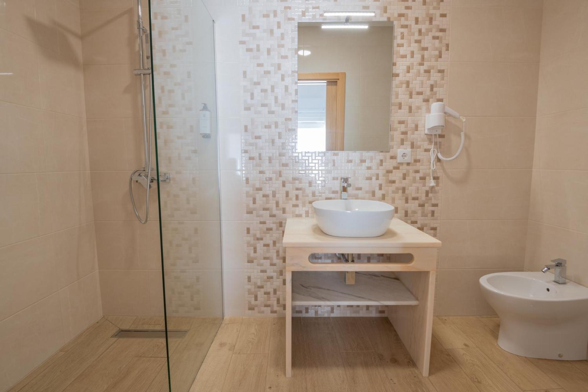 Villa Harbour Rooms & Apartments Вила Нова де Милфонтеш Екстериор снимка