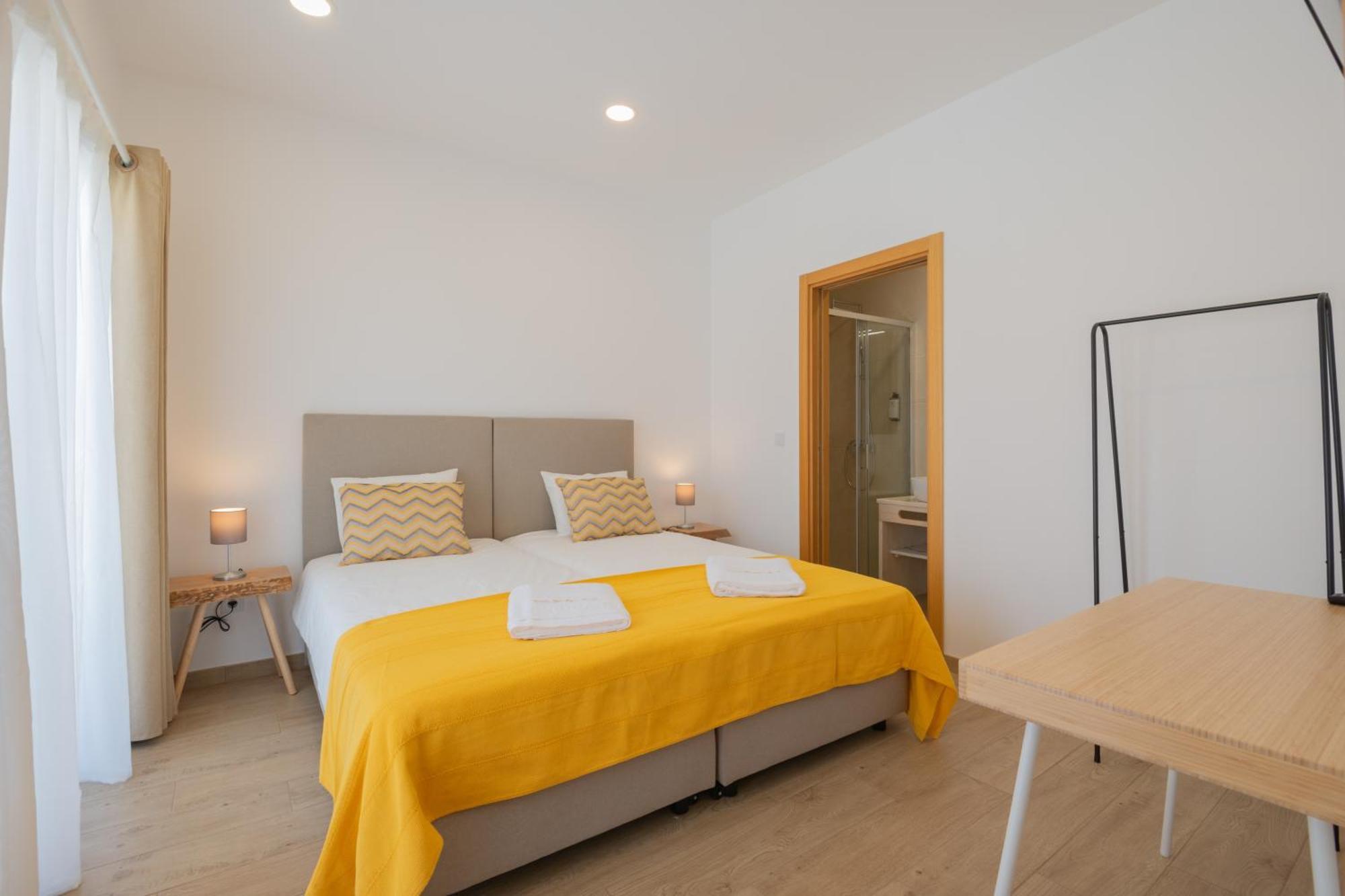 Villa Harbour Rooms & Apartments Вила Нова де Милфонтеш Екстериор снимка