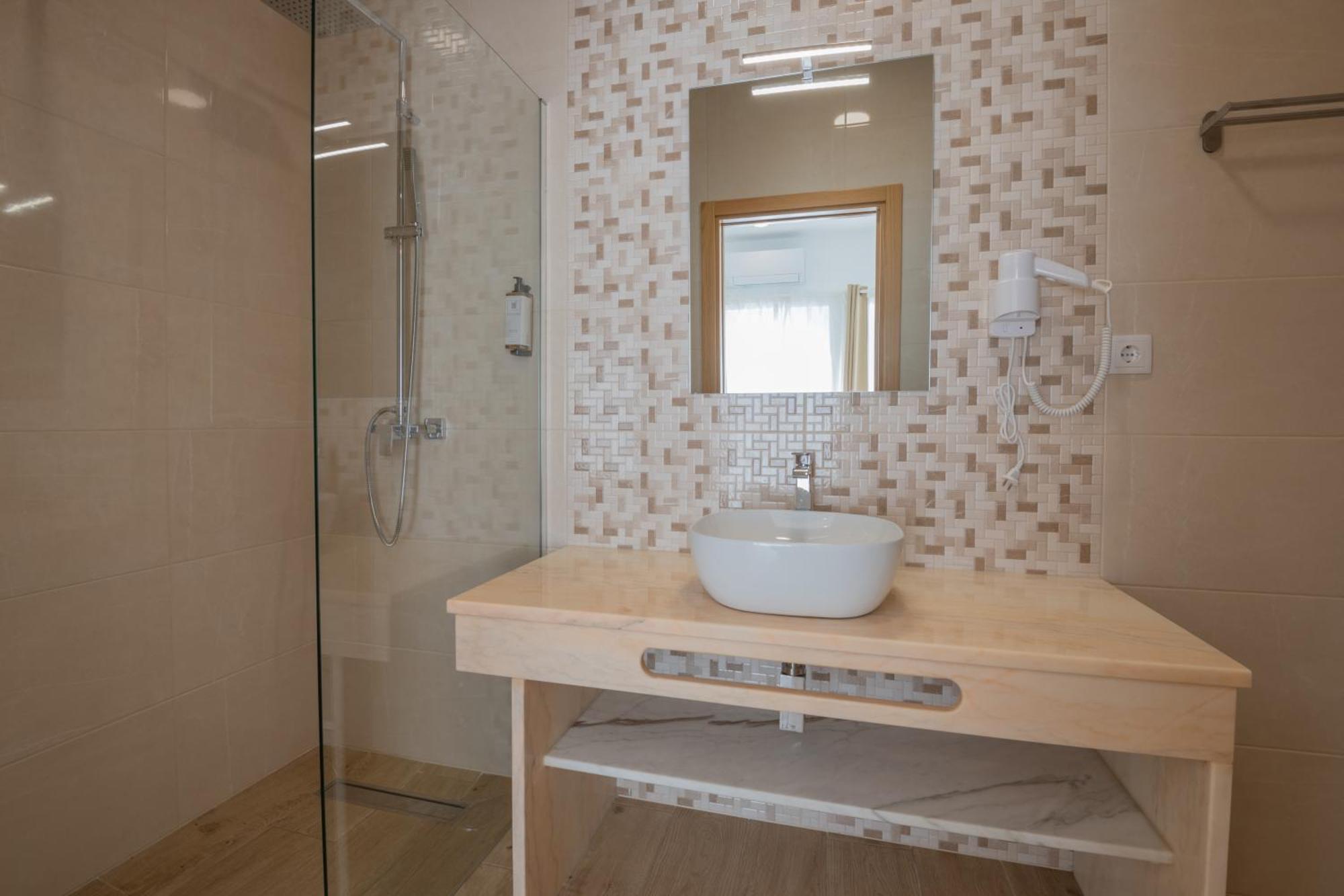 Villa Harbour Rooms & Apartments Вила Нова де Милфонтеш Екстериор снимка