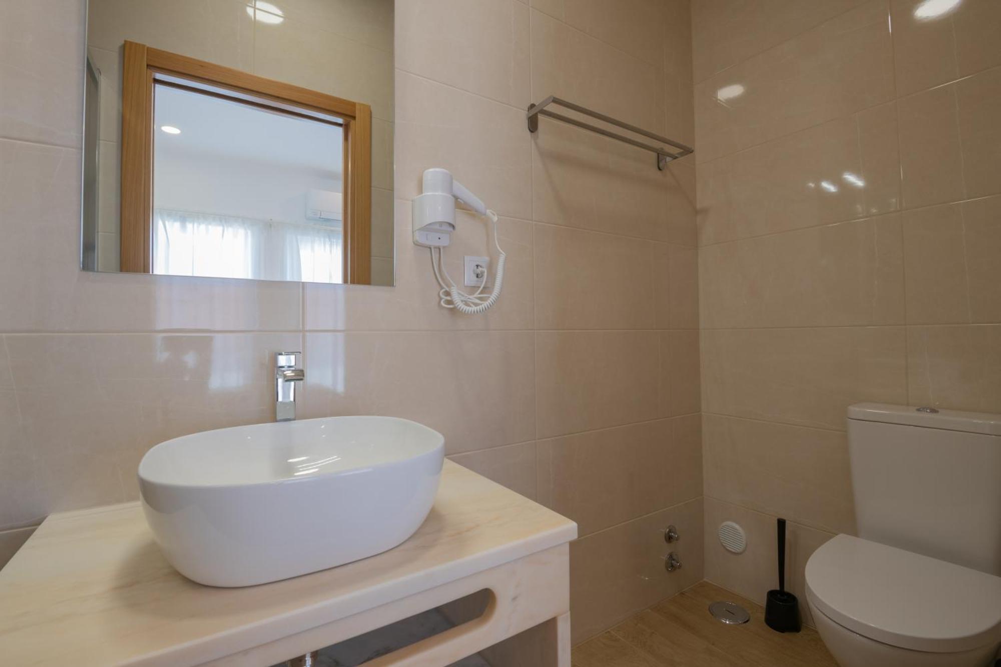 Villa Harbour Rooms & Apartments Вила Нова де Милфонтеш Екстериор снимка